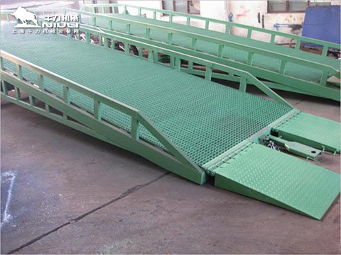 DCQH移動式液壓登車橋